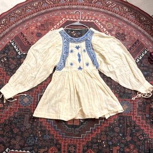 Free People tunic top - long sleeve - sz XS - fits like a small- great condition